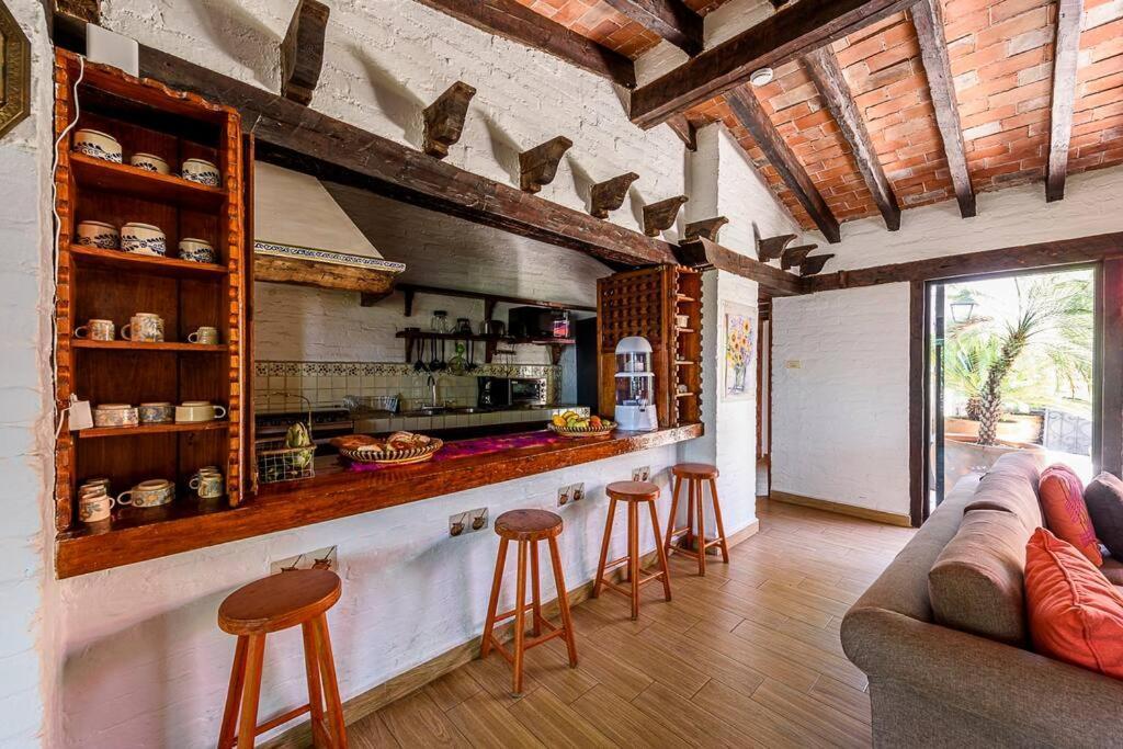 Agradable Cuarto De Hostal Sobre El Centro, Valle バジェ・デ・ブラボ エクステリア 写真